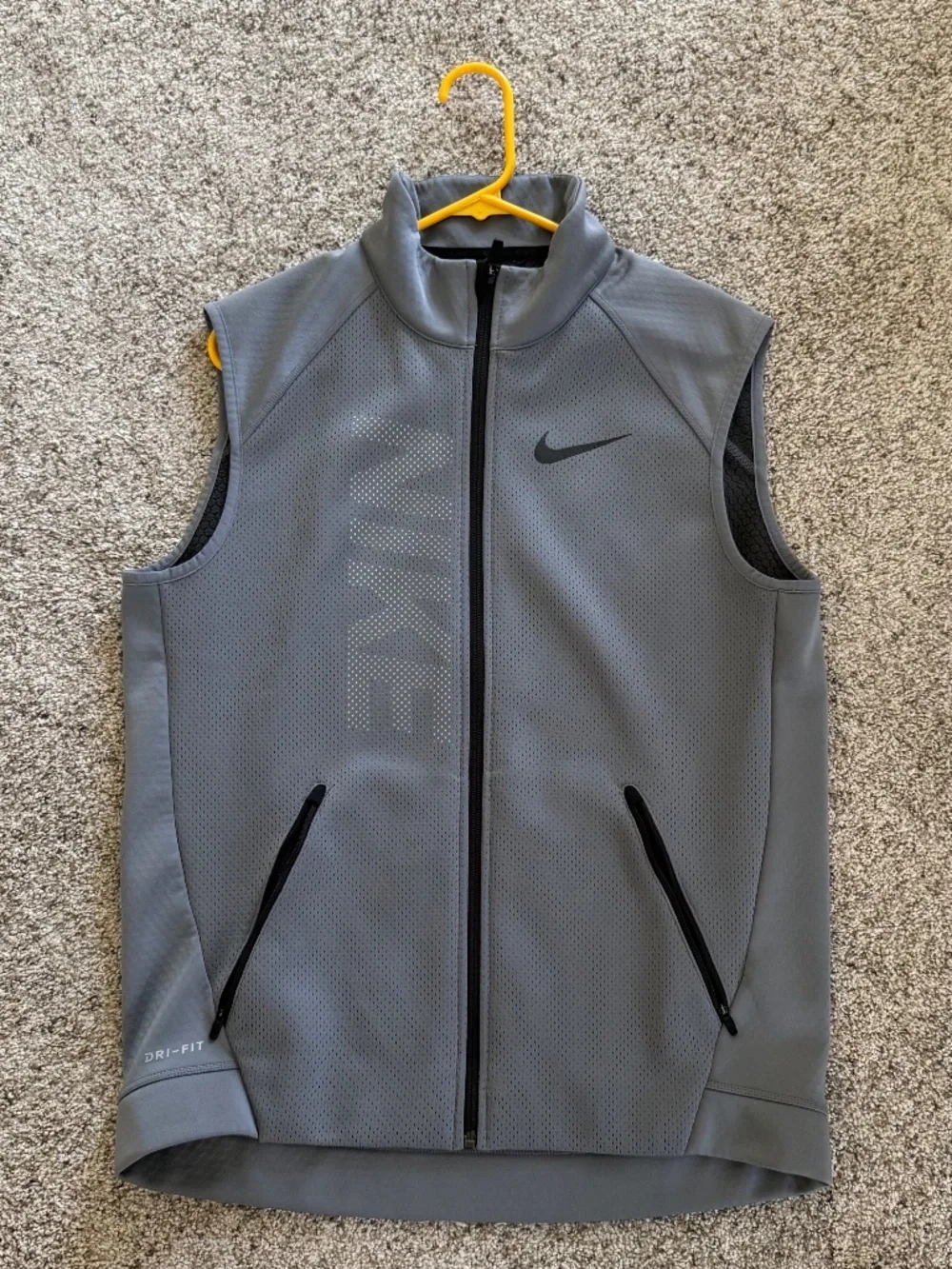 Mens Nike DriFit Performance Vest Size M